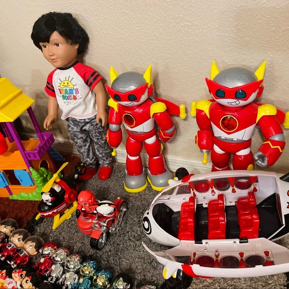HUGE Ryan’s World Toy Review Toy Bundle - Picture 4 of 9